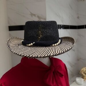 Very Cute & Fashionable Black & White Straw Hat
